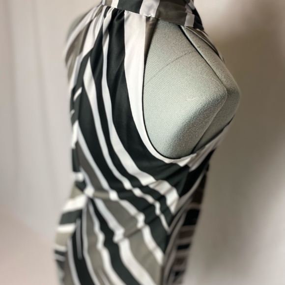 Banana Republic bias stripe high neck tank with tie. - Picture 8 of 10